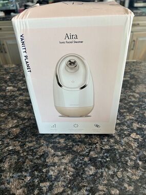 VANITY  PLANET AIRA IONIC FACIAL STEAMER NWT